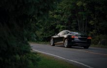 Американка народила в Tesla, поки машина їхала в лікарню на автопілоті (фото)