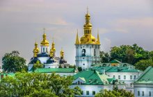 Духовник Медведчука и Марченко до сих пор живет в Лавре