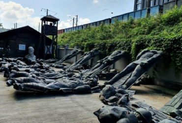 У Львові майже демонтували радянський Монумент слави (фото)