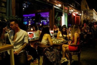 Чайові на смерть: у Росії відвідувачі ресторанів та барів фінансуватимуть війну в Україні