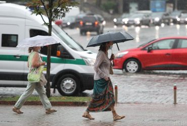 Київ накрила масштабна гроза зі зливою