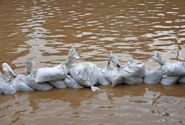 На півночі України оголосили помаранчевий рівень небезпеки: що відбувається (мапа)