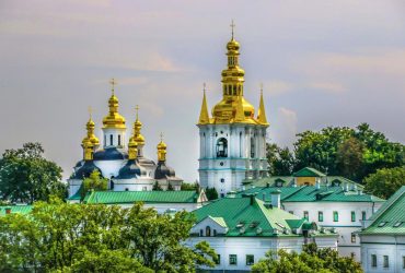 Комісію Мінкульту знову не пустили в Києво-Печерську лавру - дали не ті ключі