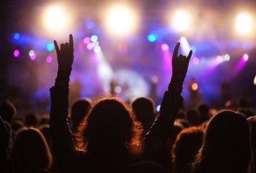 Російським артистам дозволять виступати в Україні: хто потрапив до білого списку (відео)