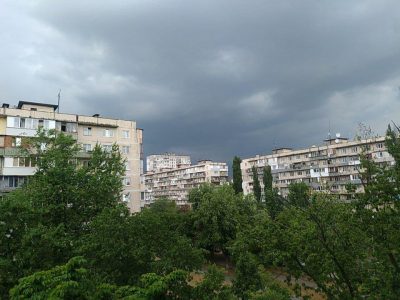 В Киеве началась гроза / фото Екатерина Лиманская