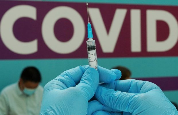 У Таїланді комбінуватимуть COVID-вакцини, рятуючись від штаму "Дельта"