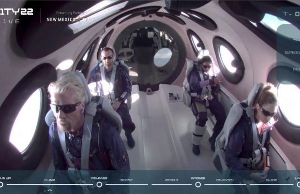 Компанії мільярдера Бренсона заборонили літати в космос через небезпечний інцидент