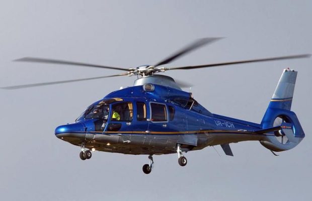 Зламана парасолька пробила намет: в Одеській області вертоліт зніс кемпінг на курорті (відео)