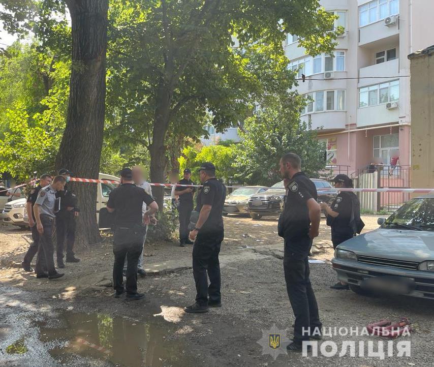 В Одесі оголошено план "Сирена" через стрілянину / фото прес-служба поліції Одеської області В Одесі оголошено план "Сирена" через стрілянину / фото прес-служба поліції Одеської області