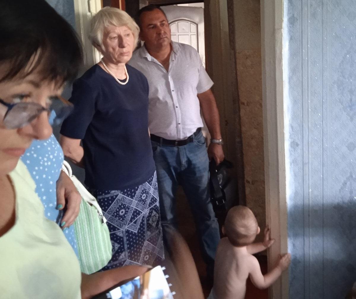 Малюк живе в умовах антисанітарії / фото - Facebook Управління у справах дітей Первомайської міськради Малюк живе в умовах антисанітарії / фото - Facebook Управління у справах дітей Первомайської міськради