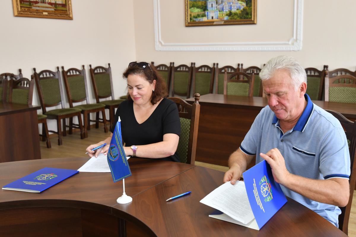 Керівництво дистанційної школи 'Оптіма' та НУБіП обговорили освіту майбутнього (фото) Керівництво дистанційної школи 'Оптіма' та НУБіП обговорили освіту майбутнього (фото)