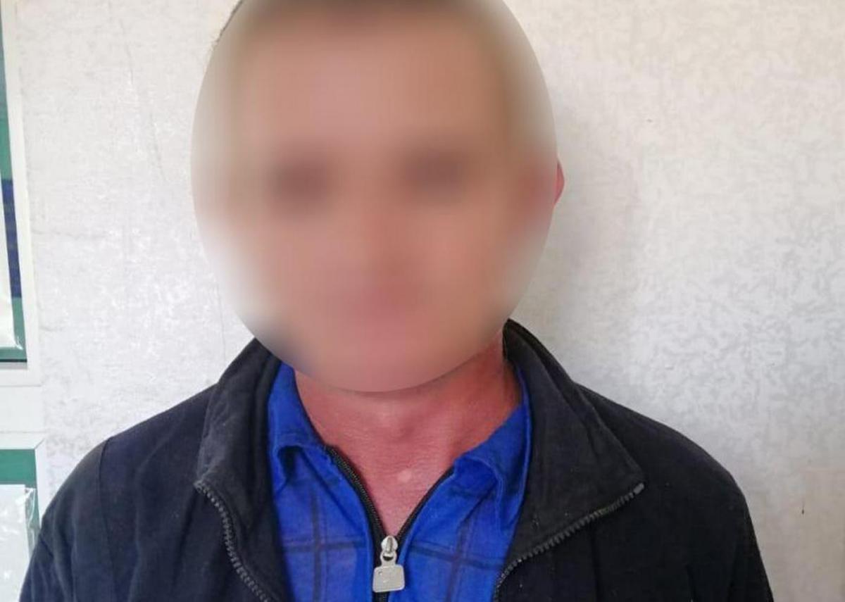 Затриманий заманював своїх жертв цукерками / фото mk.npu.gov.uа Затриманий заманював своїх жертв цукерками / фото mk.npu.gov.uа