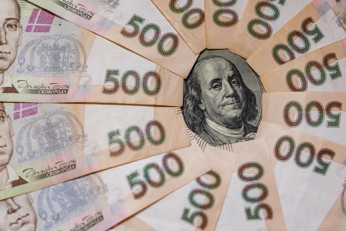 На міжбанку курс гривні до долара встановилися на рівні 40,47/40,49 грн/дол / фото ua.depositphotos.com На міжбанку курс гривні до долара встановилися на рівні 40,47/40,49 грн/дол / фото ua.depositphotos.com