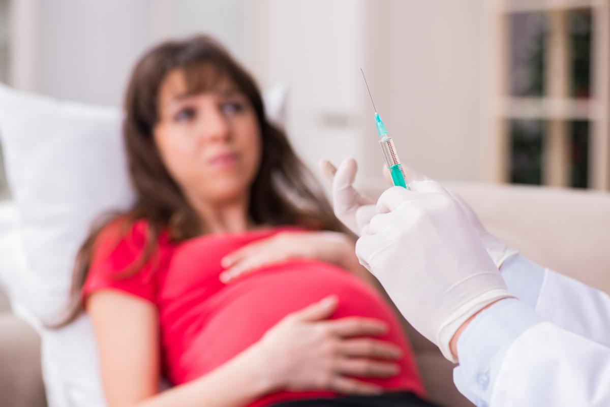 Врачи должны советовать беременным делать прививки \ фото: ua.depositphotos.com