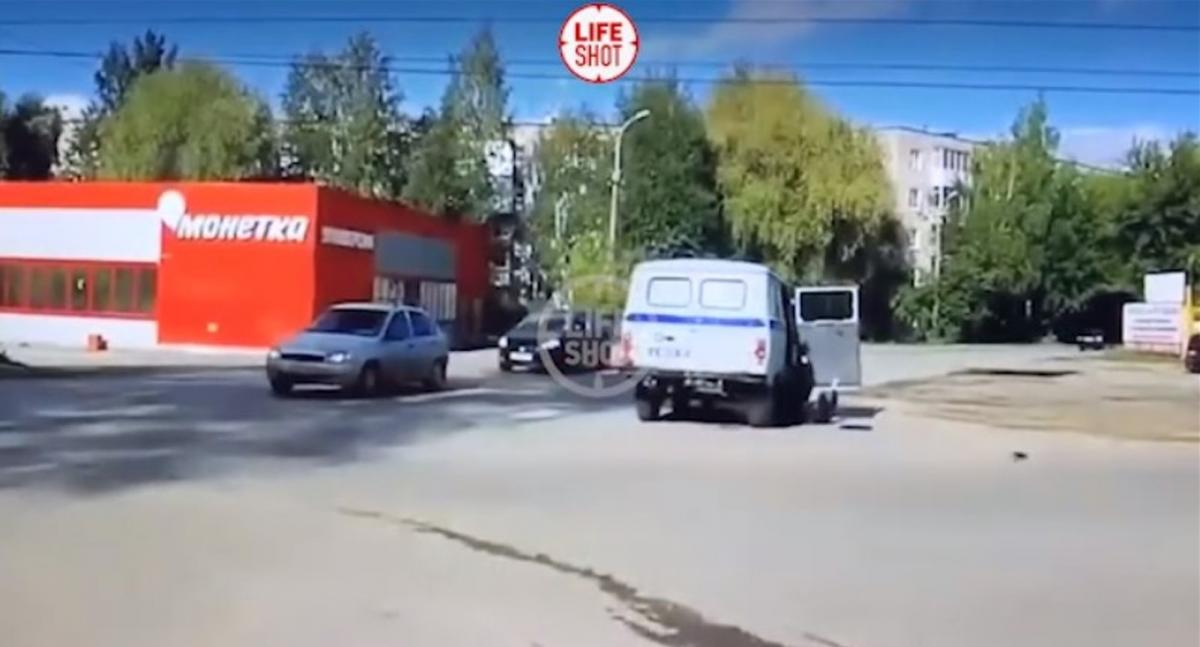 Коп не постраждав / скріншот з відео Коп не постраждав / скріншот з відео