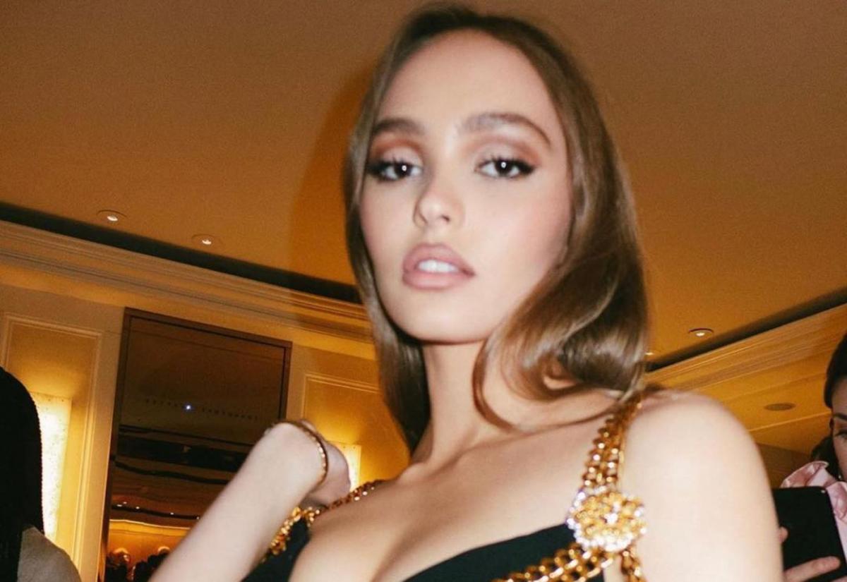 Донька Джонні Деппа закрутила новий роман / фото instagram.com/lilyrose_depp Донька Джонні Деппа закрутила новий роман / фото instagram.com/lilyrose_depp