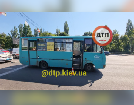Наслідки ДТП у Києві в районі Академмістечка / Cкріншот Наслідки ДТП у Києві в районі Академмістечка / Cкріншот