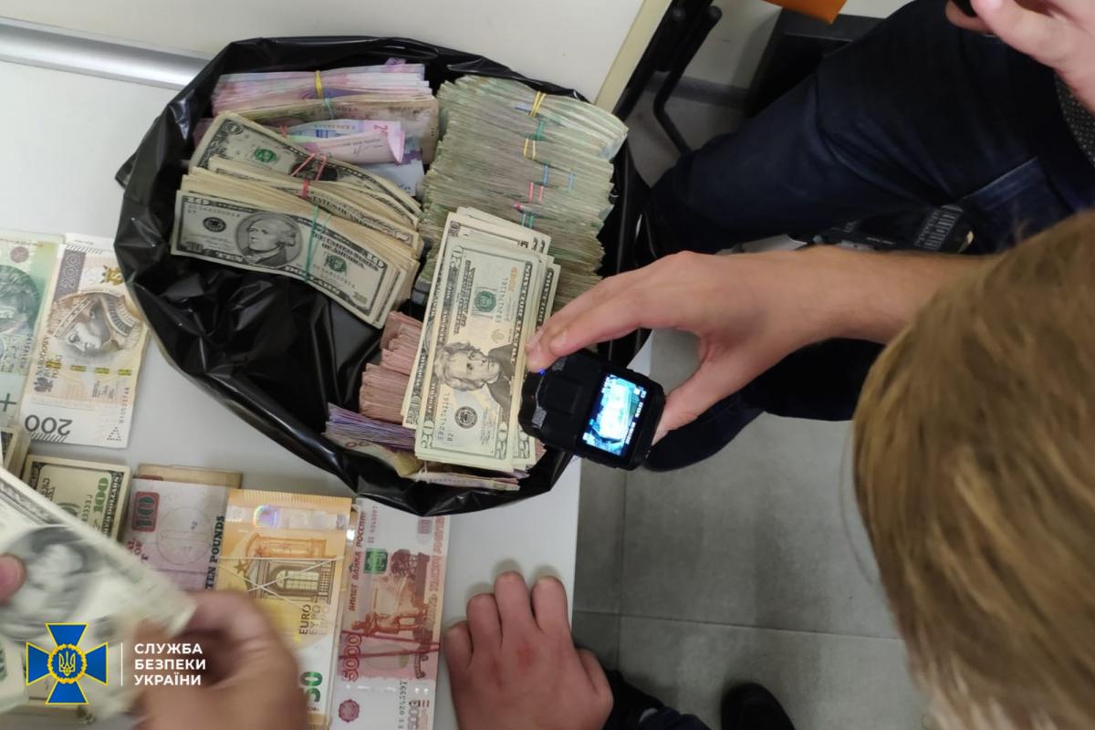 СБ викрила нелегальні криптообмінники в Києві / СБУ СБ викрила нелегальні криптообмінники в Києві / СБУ