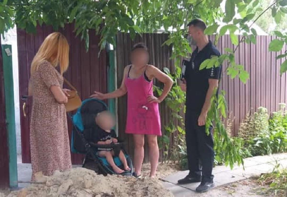 Горе-матір пиячила, поки її дитина хотіла їсти / фото - facebook.com/91police Горе-матір пиячила, поки її дитина хотіла їсти / фото - facebook.com/91police