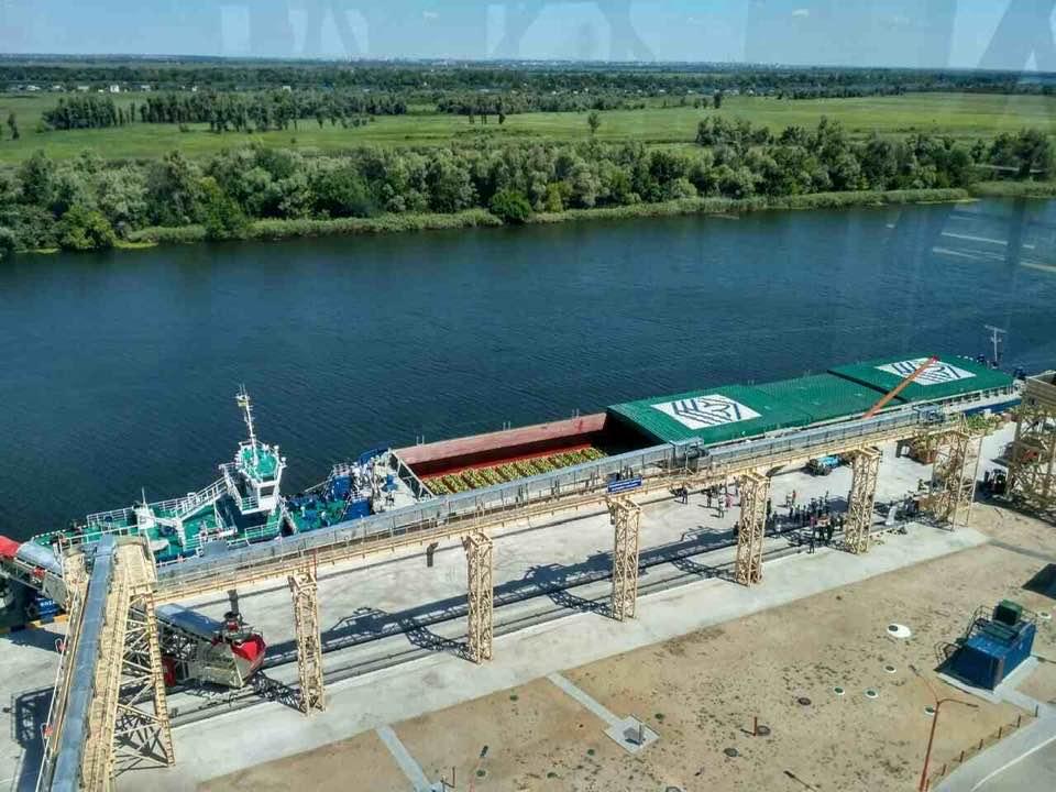 Херсонские арбузы плывут в Киев / фото Александр Синенко / Facebook Херсонские арбузы плывут в Киев / фото Александр Синенко / Facebook