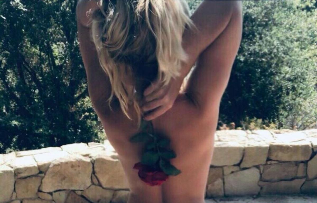 Брітні Спірс оголилася на камеру та пояснила, навіщо / фото instagram.com/britneyspears Брітні Спірс оголилася на камеру та пояснила, навіщо / фото instagram.com/britneyspears