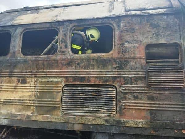 У Рівненській області згорів тепловоз поїзда / фото ДСНС У Рівненській області згорів тепловоз поїзда / фото ДСНС