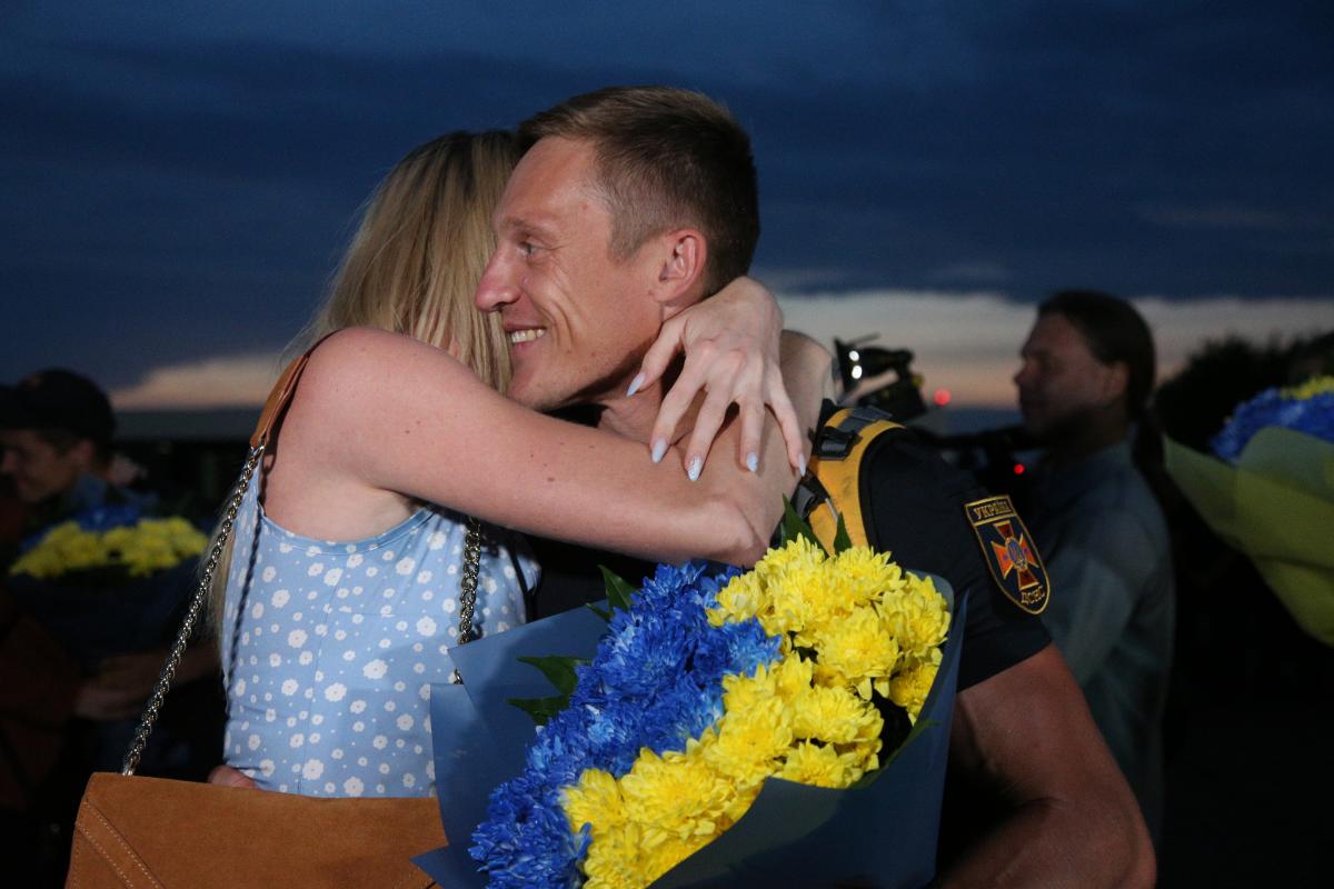 Украина неоценимо помогла. Как наши спасатели вернулись с тушения пожаров в Греции (фоторепортаж) Украина неоценимо помогла. Как наши спасатели вернулись с тушения пожаров в Греции (фоторепортаж)