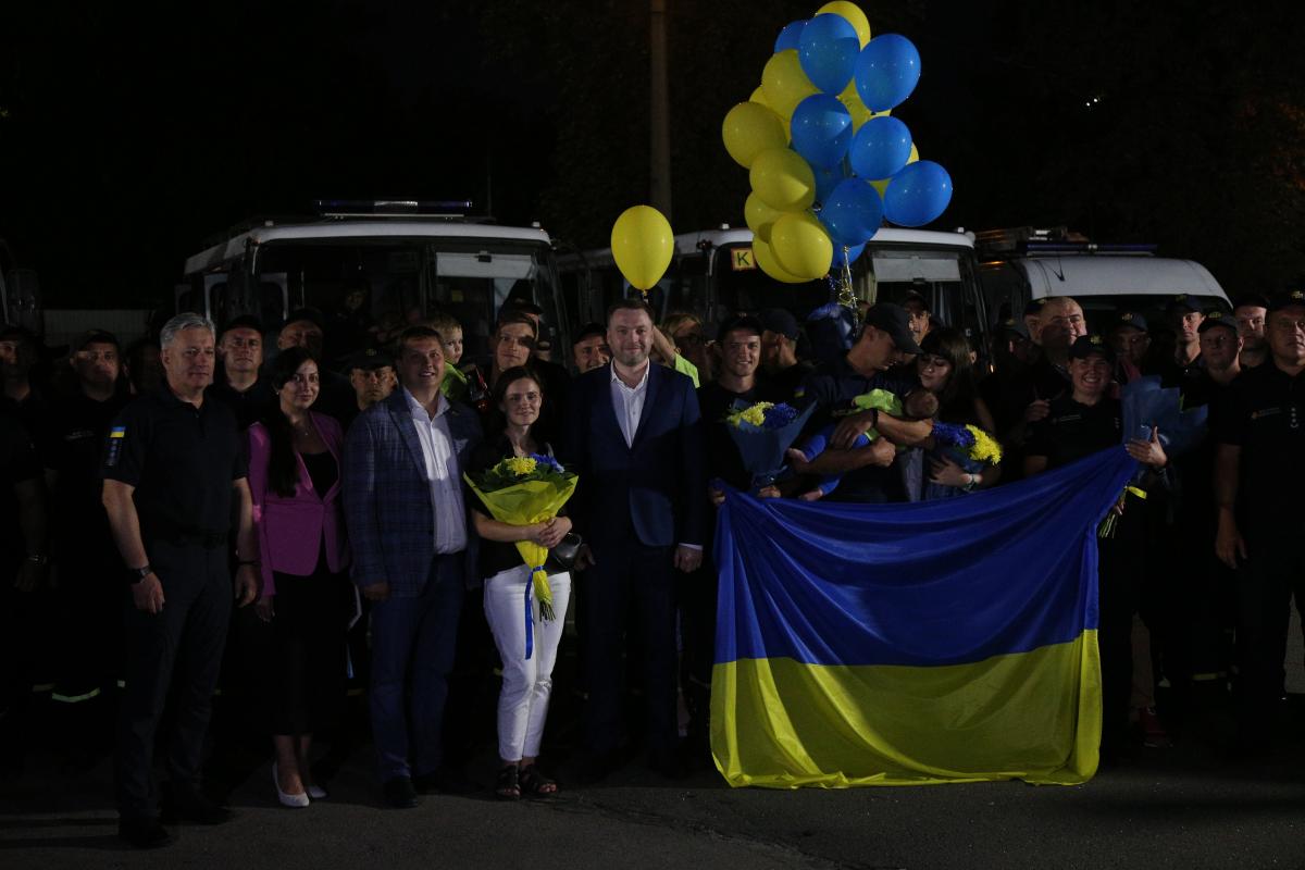 Украина неоценимо помогла. Как наши спасатели вернулись с тушения пожаров в Греции (фоторепортаж) Украина неоценимо помогла. Как наши спасатели вернулись с тушения пожаров в Греции (фоторепортаж)
