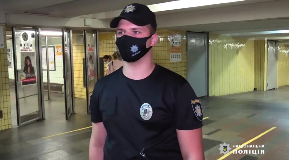 Сам коп не считает свой поступок героическим / фото - facebook.com/UA.KyivPolice Сам коп не считает свой поступок героическим / фото - facebook.com/UA.KyivPolice