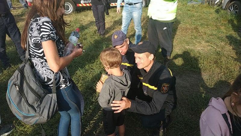 Рятувальники через добу знайшли в лісі 6-річного хлопчика / фото прес-служба ДСНС України Рятувальники через добу знайшли в лісі 6-річного хлопчика / фото прес-служба ДСНС України