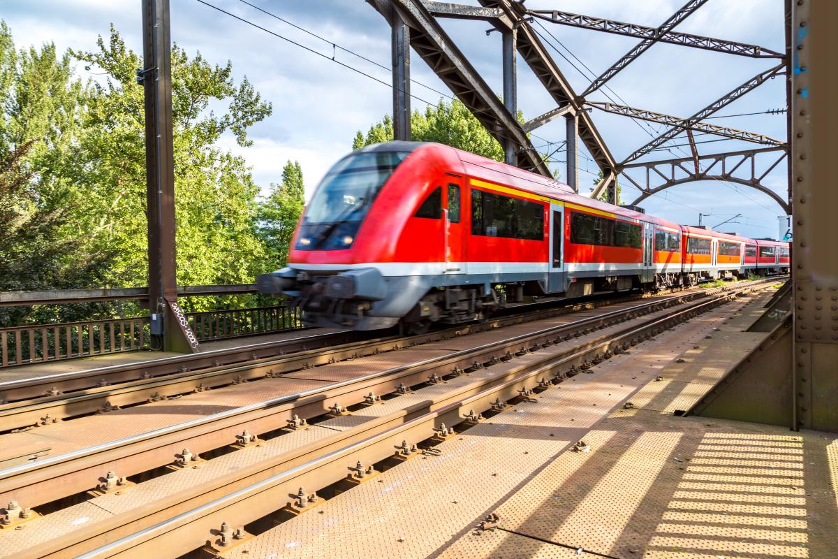 Нова система під назвою Lightgate вимірює в режимі реального часу заповненість вагонів міської електрички / фото ua.depositphotos.com Нова система під назвою Lightgate вимірює в режимі реального часу заповненість вагонів міської електрички / фото ua.depositphotos.com