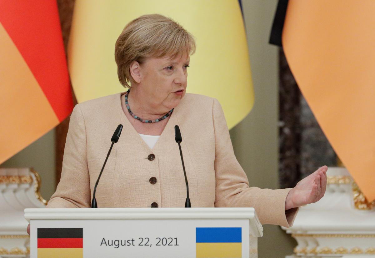 Меркель лично блокировала поставки оружия Украине / фото REUTERS