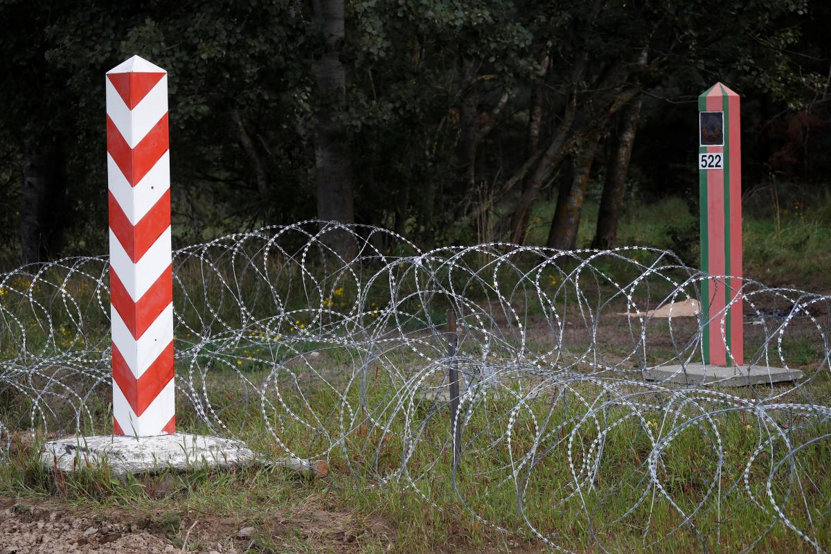 Работы по сооружению заграждения на польско-белорусской границе завершаются / фото REUTERS