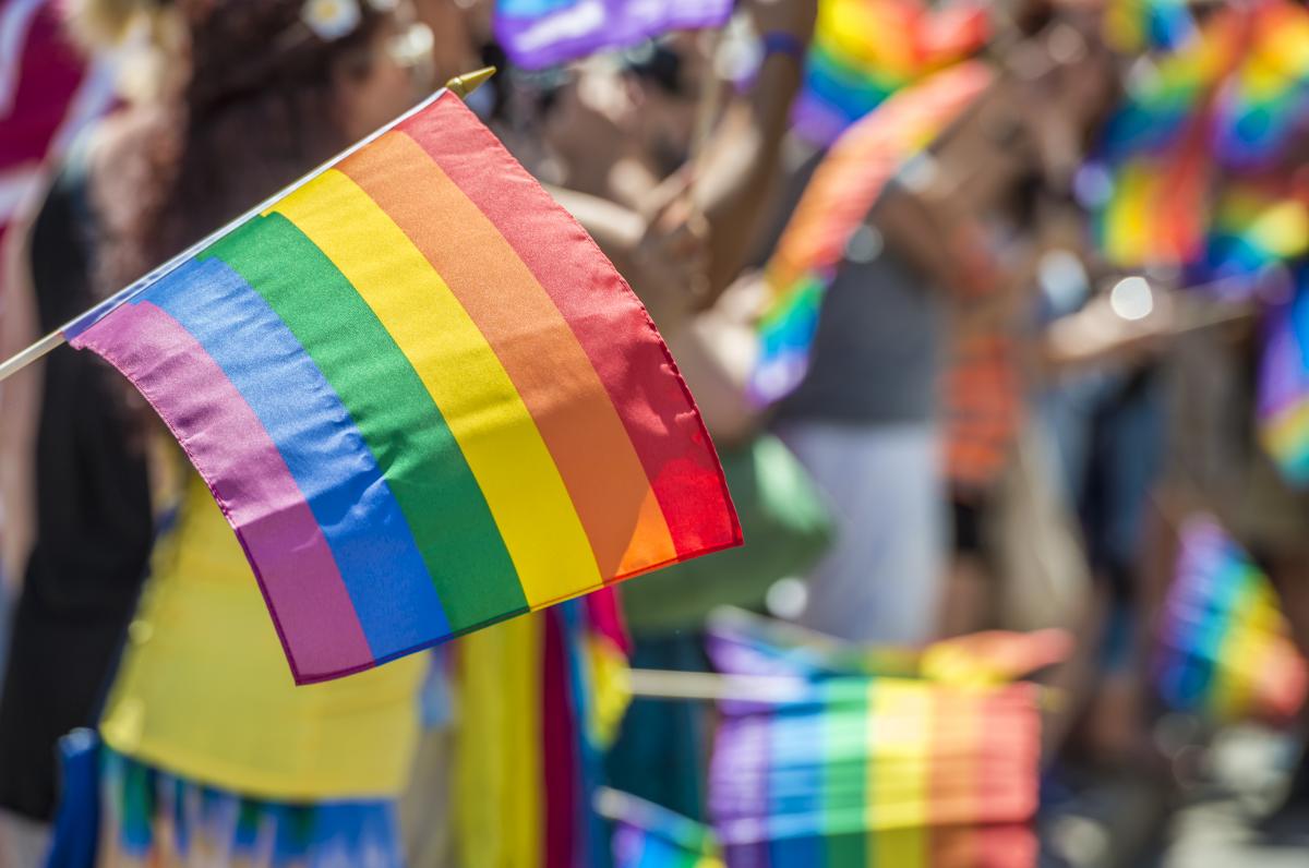 Новый законопроект вводит штрафы за "пропаганду педофилии, гомосексуализма и трансгендеризма" / фото ua.depositphotos.com