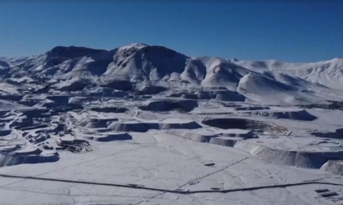 В Атакаме выпало много снега / скриншот с видео В Атакаме выпало много снега / скриншот с видео