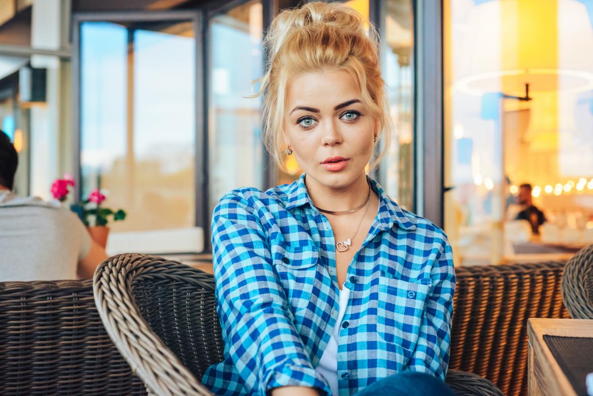 З початку війни Аліна Гросу займається волонтерством / фото ua.depositphotos.com