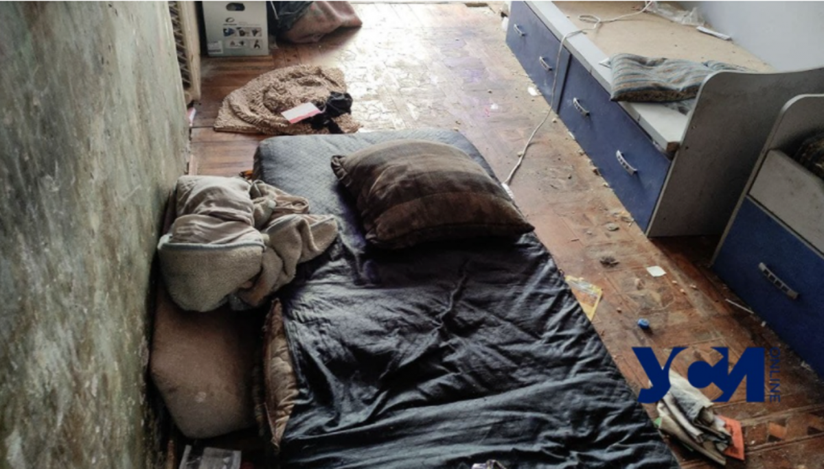 Одесситка превратила квартиру в свалку / фото usionline.com