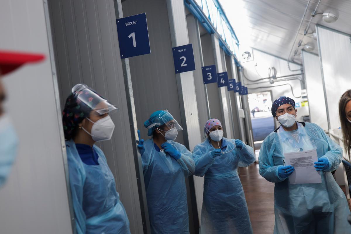 Ситуация с распространением коронавируса в Латвии ухудшается / иллюстрация  REUTERS