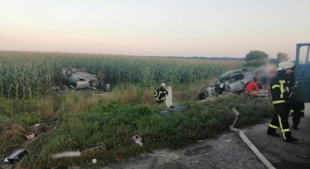 Под Киевом столкнулись две легковушки, погиб ребенок (фото) - Vimarsana News