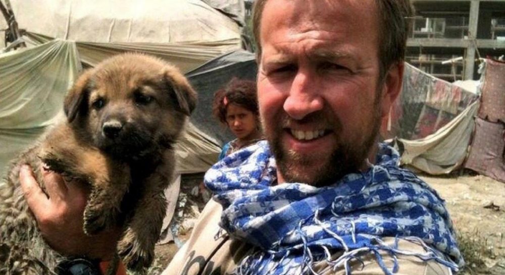 Операция "Ковчег": британец отказывался выезжать из Афганистана без своих 200 животных - Vimarsana News