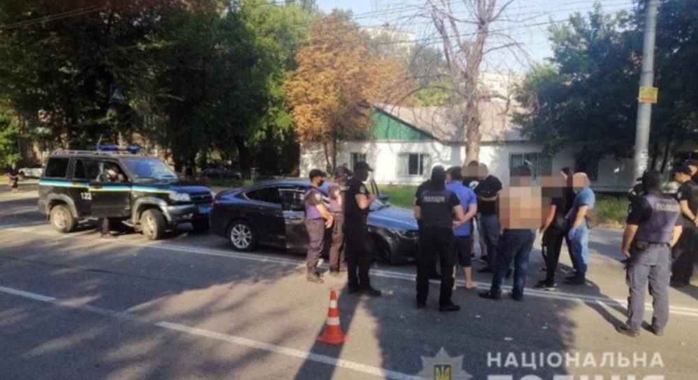 В Запорожье два мужчины устроили стрельбу - пострадали пять человек - Vimarsana News