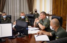 Арестович назвал причину увольнения Хомчака и остальных командиров ВСУ