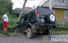 На Закарпатье подросток угнал у родителей внедорожник и травмировал на нем прохожую (фото)
