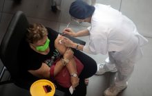 В Ізраїлі розпочали масову вакцинацію третьою дозою: щеплення отримали вже понад 250 тисяч осіб