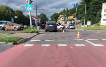 Во Львове машина сбила парня на электросамокате, тот – в реанимации (фото)