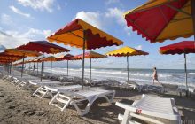 Оральний секс із кальяном на пляжі: скандальну пару з Одеси відправили під домашній арешт