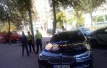 В Киеве владелец оружейных магазинов с охраной напал на инспектора по парковке – соцсети (фото)