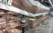 У криворізькому супермаркеті на покупця обвалилася стеля (фото)