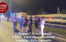 Под Киевом нетрезвый ром угодил под колеса авто: его родственники едва не совершили самосуд (фото, видео)