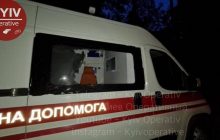 В Киеве неадекватный мужчина с ножом напал на бригаду скорой